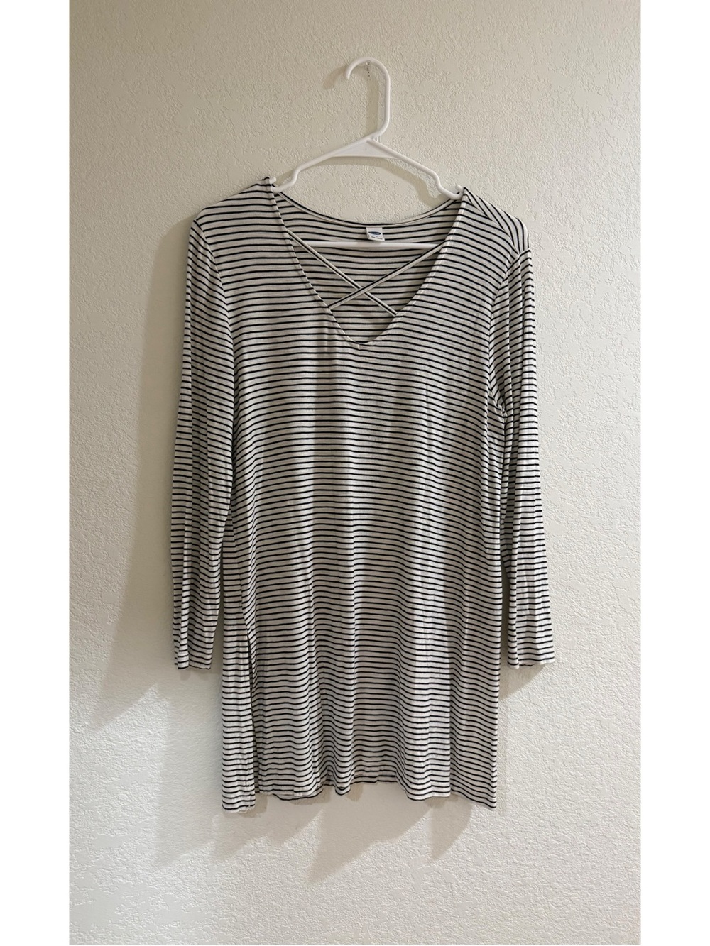 Old Navy Black and White Striped Crisscross V-Neck Long Sleeve Tee
